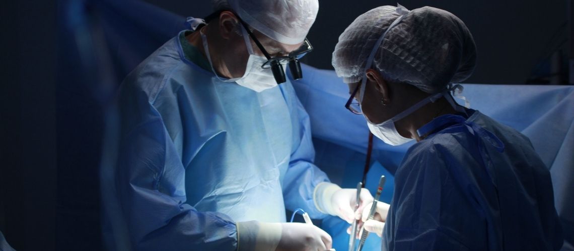 Kolon (Bağırsak) Kanseri Nedir? Belirtileri, Nedenleri ve Tedavisi